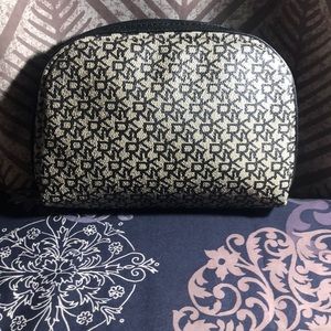 DKNY Cosmetic carry bag